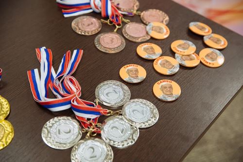 
<p>                                27 апреля состоялся XVIII Открытый турнир по самбо среди воспитанников детских домов и кадетских корпусов на призы Е.Л. Глориозова</p>
<p>                        