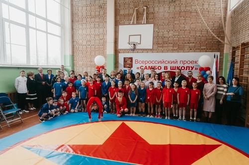 
<p>                                В городе Чехов в Любучанской школе (село Молоди) прошло торжественное открытие очередной секции «Самбо в школу»</p>
<p>                        