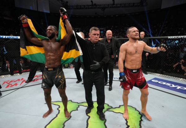 "Попал под санкции": профессиональные бойцы прокомментировали скандальное поражение Петра Яна на UFC 273